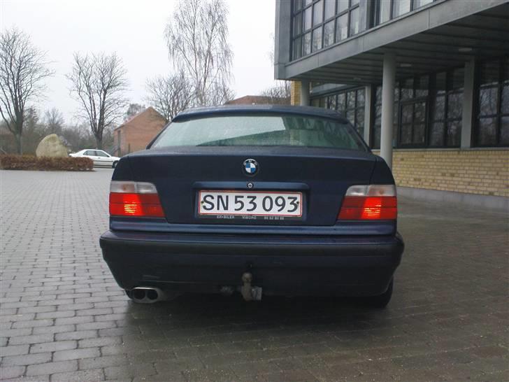 BMW 320i SOLGT!! billede 5