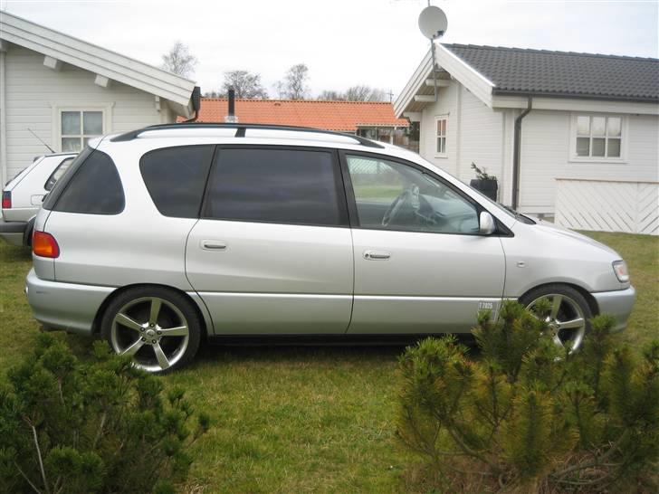 Toyota Sportsvan (SOLGT) billede 8