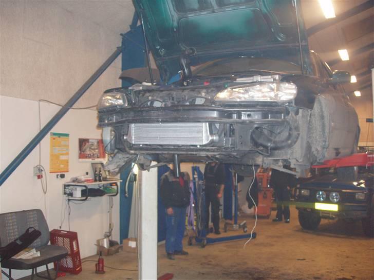 Peugeot 406 Turbo - Større IC bliver monteret.   billede 8