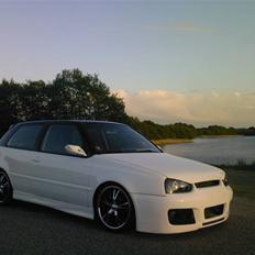 VW Golf 3  1.8 Black / White