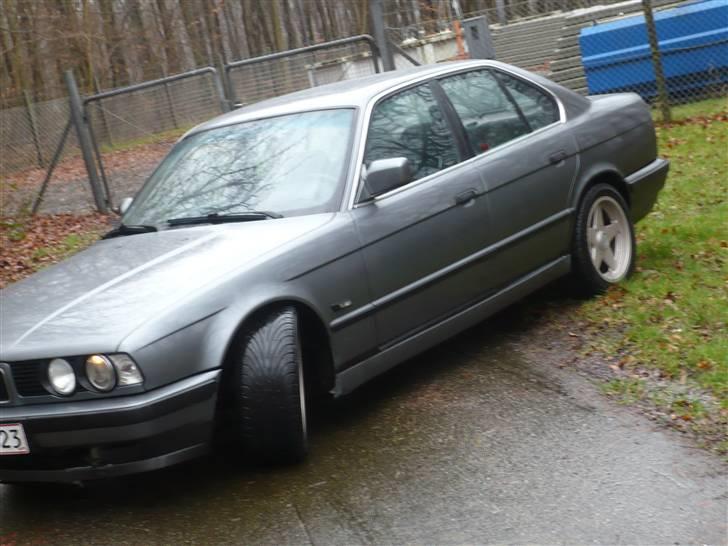 BMW E34 524 TD (SOLGT) billede 1