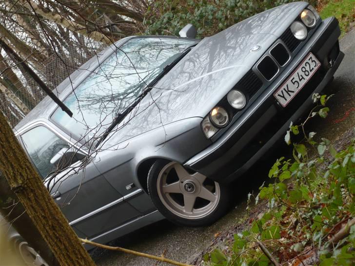 BMW E34 524 TD (SOLGT) billede 2