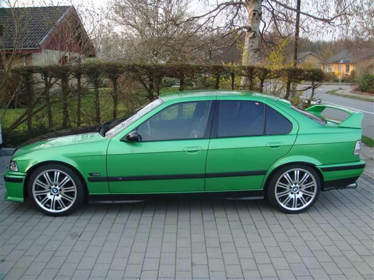 BMW E36 325 Tds (SOLGT) billede 2