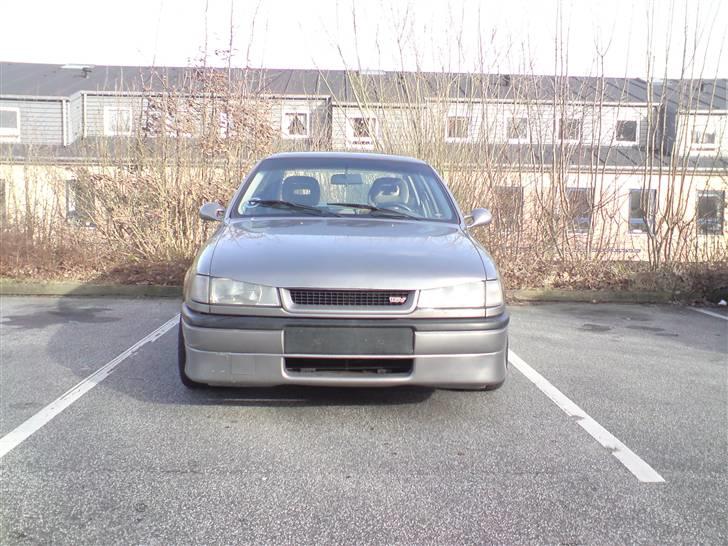 Opel Vectra 2000 4X4 billede 1