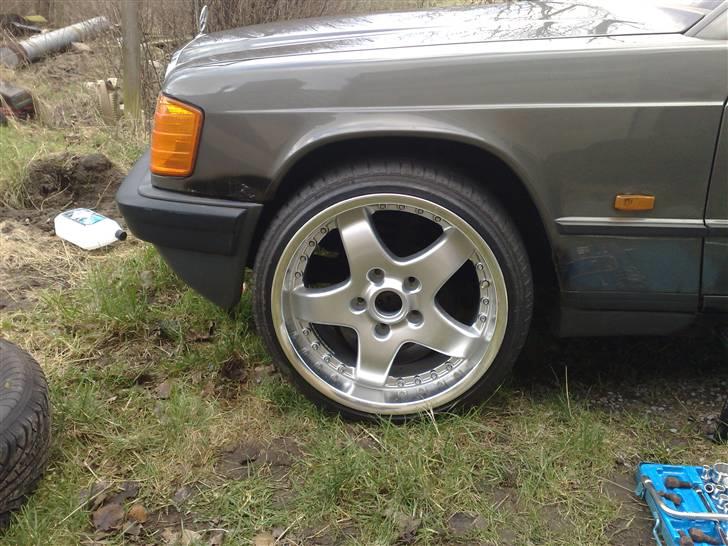 Mercedes Benz 190e w201.soldt - skal have endret lidt på skærmnen billede 8