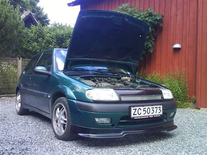 Citroën saxo 1,6i VTS solgt - min gamle escort og min nye saxo vts billede 4