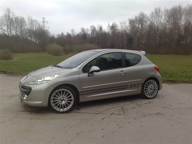 Peugeot 207 billede 2