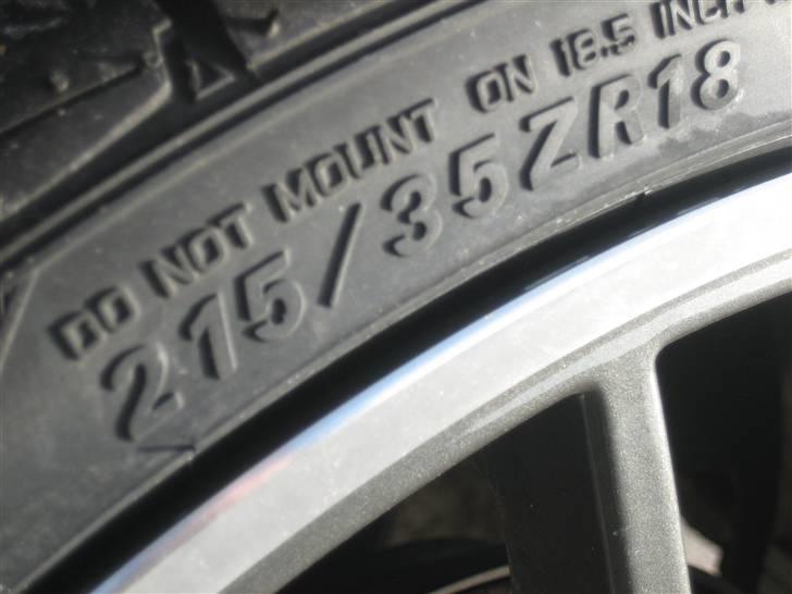 Skoda Fabia 2  Sport *Solgt* - Der er ikke meget komfort tilbage med en 35´er profil. billede 15