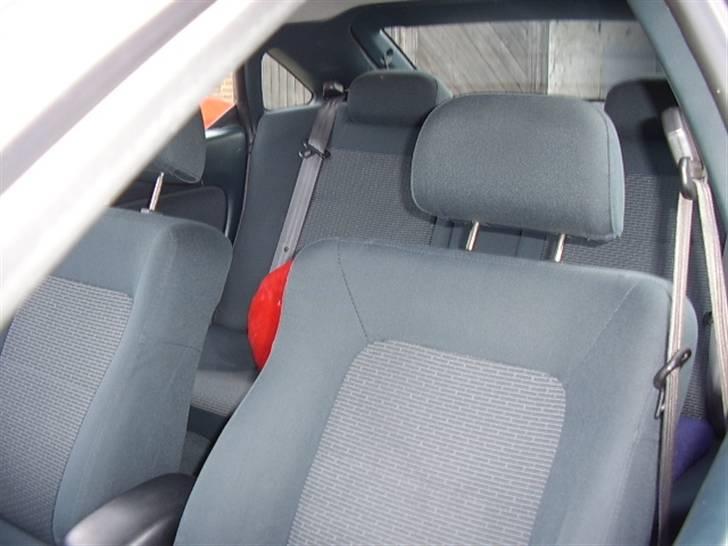 Mazda 323F billede 5