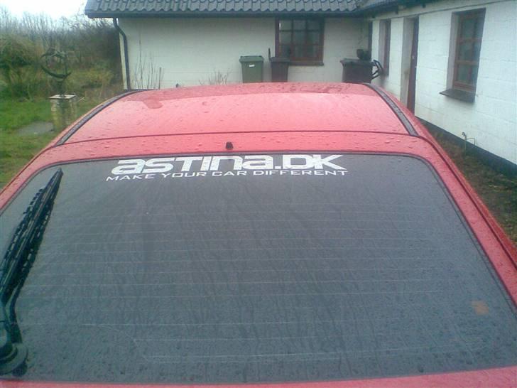 Mazda 323 C - solgt - - Astina. her er næsten alle dele købt. billede 4