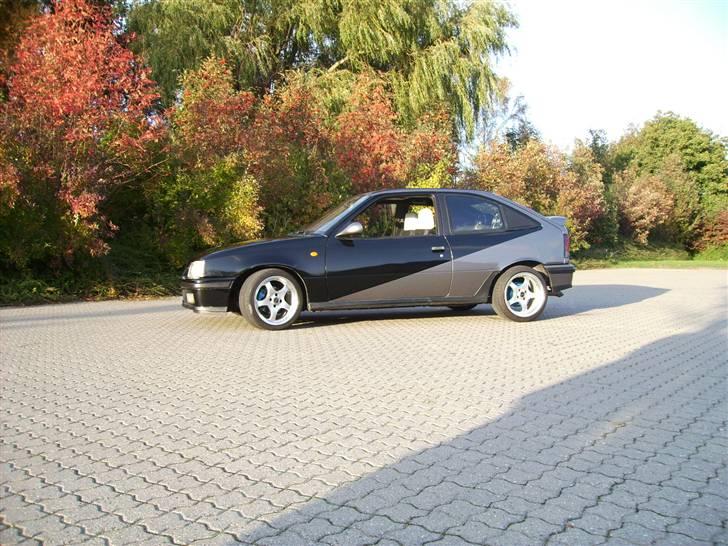 Opel Kadett GSI 16v - Jeg elsker lakeringen !! billede 6