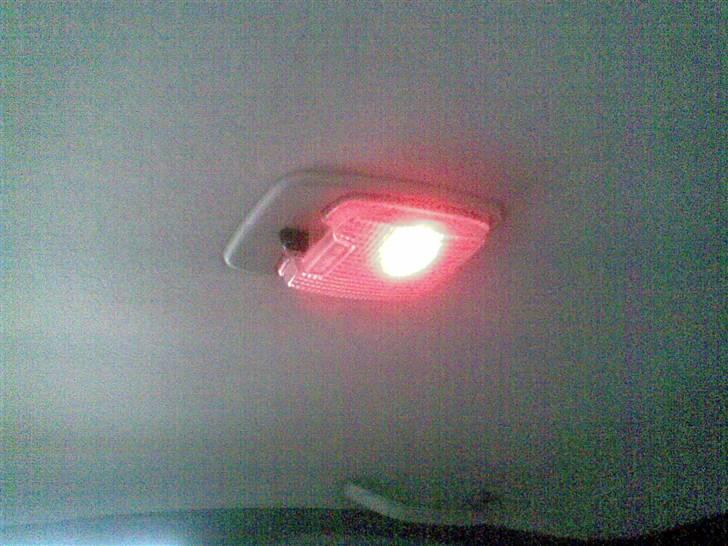 Mazda 323 C - solgt - - Kæresten mente at pornolyset skulle i hehe.  billede 6