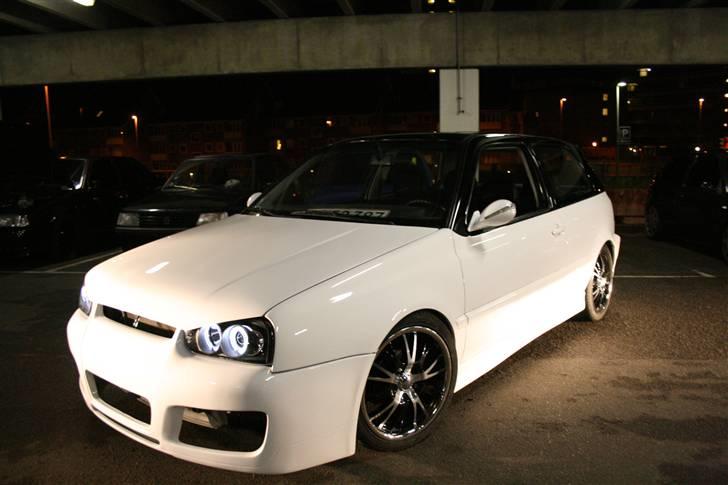 VW Golf 3  1.8 Black / White - 1/3 Træf i viborg billede 7