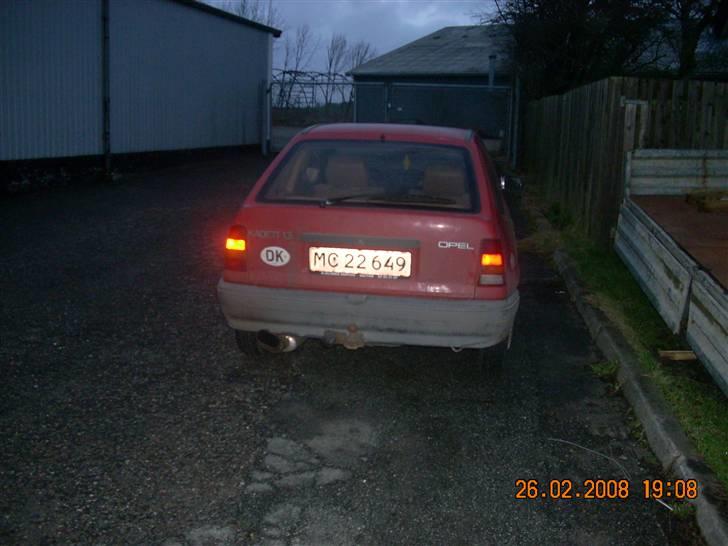 Opel kadett (skrottet)  billede 2
