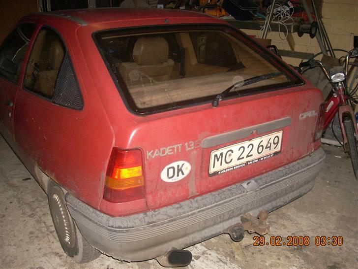 Opel kadett (skrottet)  billede 3