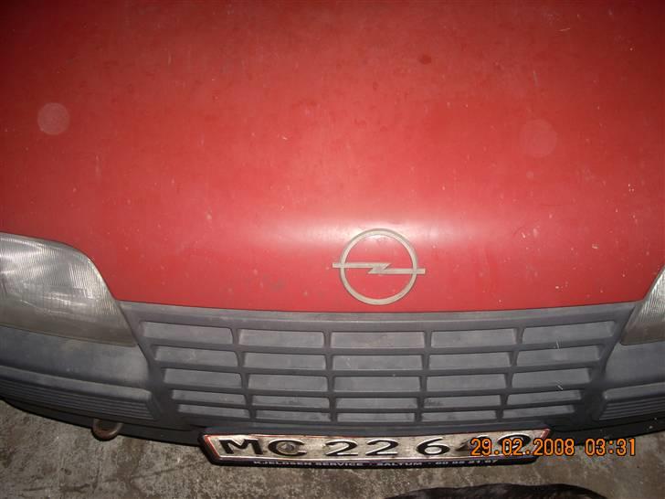 Opel kadett (skrottet)  billede 5