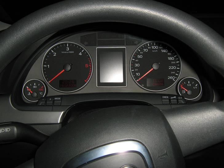 Audi A4 Avant 1,9 TDI *SOLGT* billede 4