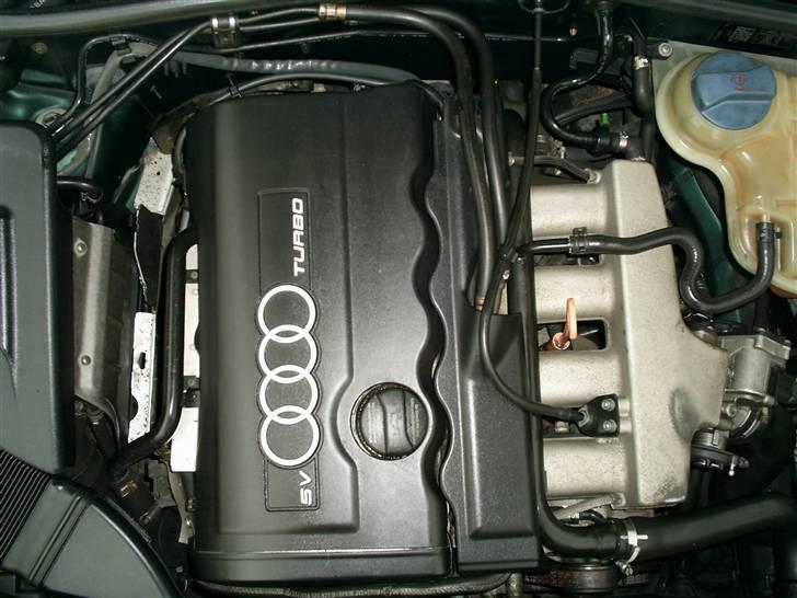 Audi A4 Avant 1.8T ***SOLGT*** - Den bette motor:0) Ville nu være rart med en 2,7bi-turbo, men denne motor går helt oki, måske en lille chip til:0) billede 8