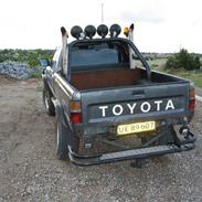 Toyota hilux 4x4 solgt
