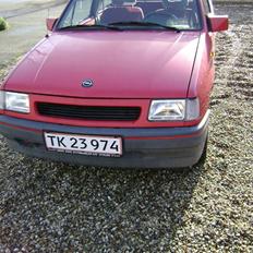 Opel corsa a 1,2i joy