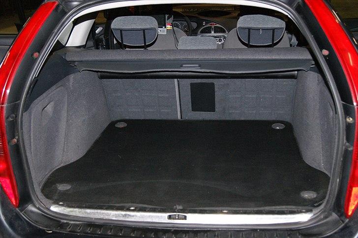 Citroën C5 2,0 HDI <<<solgt>>> - her er der plads til det meste.. billede 7