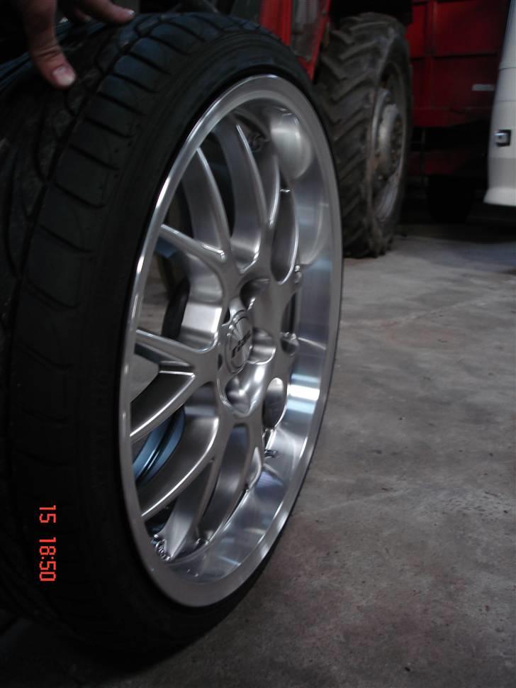 VW Golf 20v Turbo - Lige fået mine nye fælg hjem.. Skal bare lige ha en gang polering inden de skal monteres billede 3