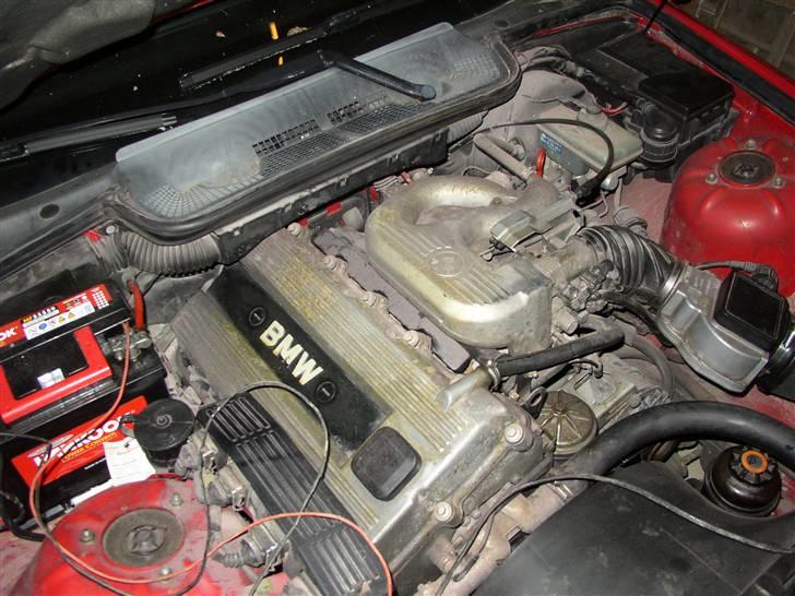 BMW e36 Coupé - Den gamle motor billede 10
