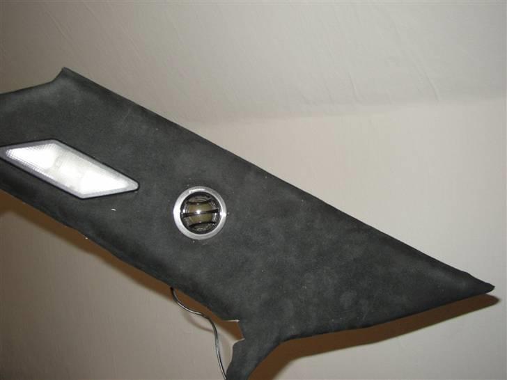 BMW e36 Coupé - Diskant inbygget i C-stolpe beklædningerne billede 13