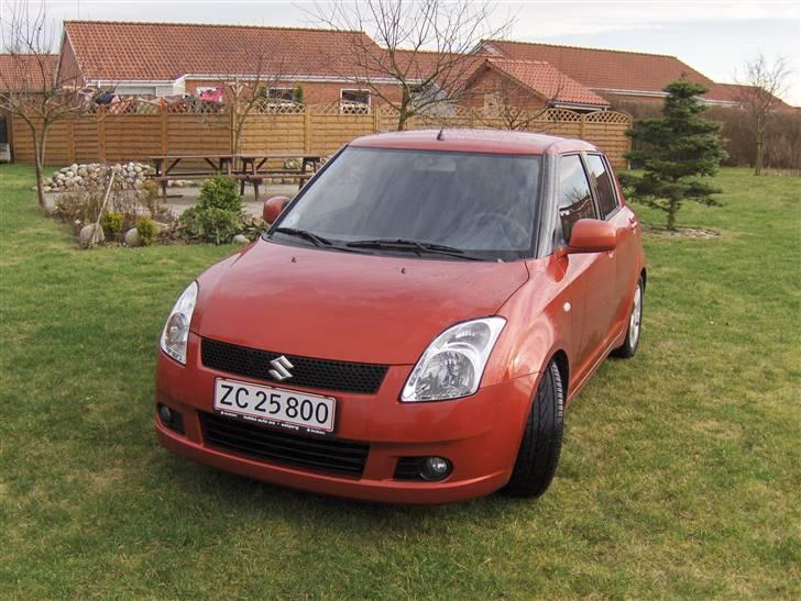 Suzuki Swift 1.5 GLX *DØD* billede 2