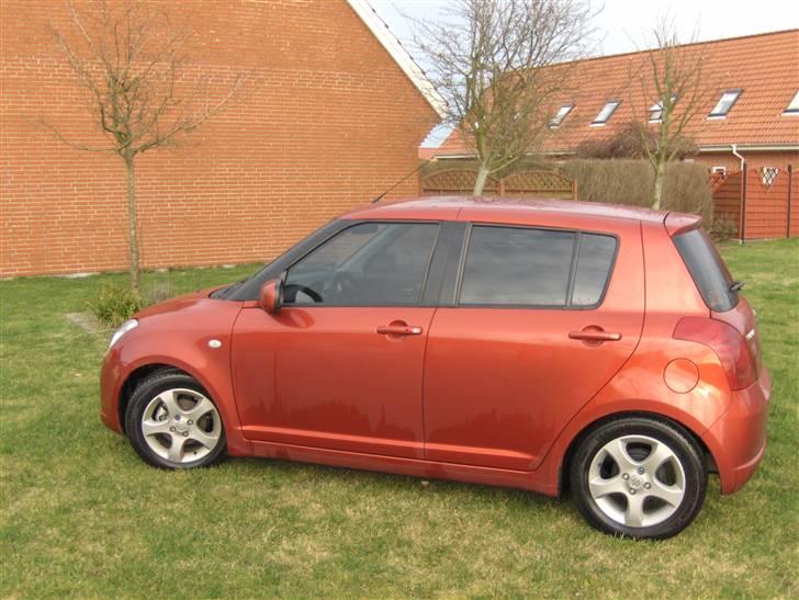 Suzuki Swift 1.5 GLX *DØD* billede 3