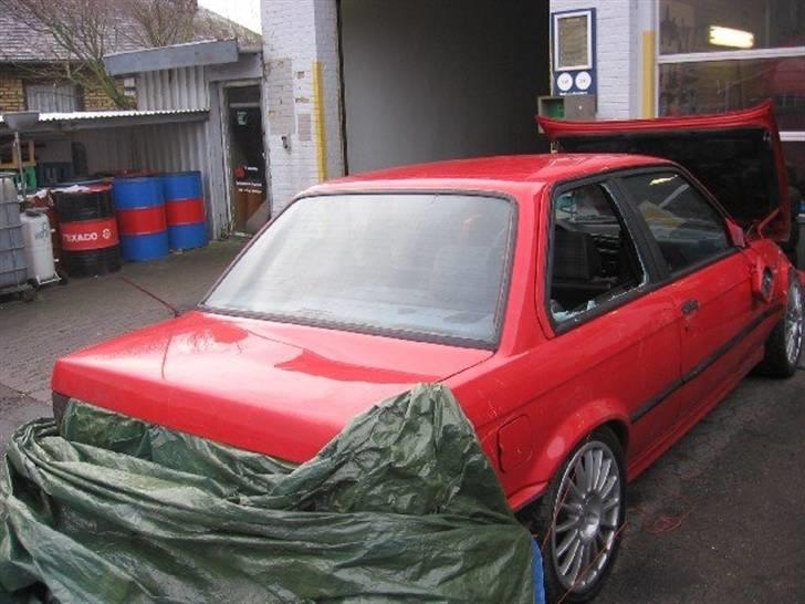 BMW e30 325 solgt/totalskadet billede 14