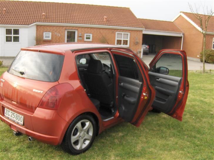 Suzuki Swift 1.5 GLX *DØD* billede 6