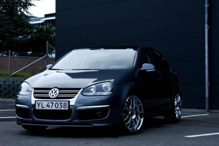 VW Jetta 1.9 TDi SOLGT billede 1