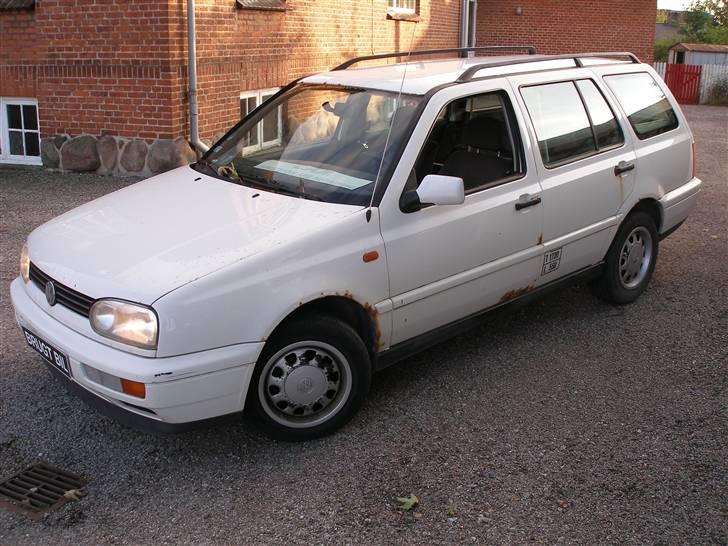 VW Golf III (Solgt) - Sådan så den ud da jeg købte den. billede 1
