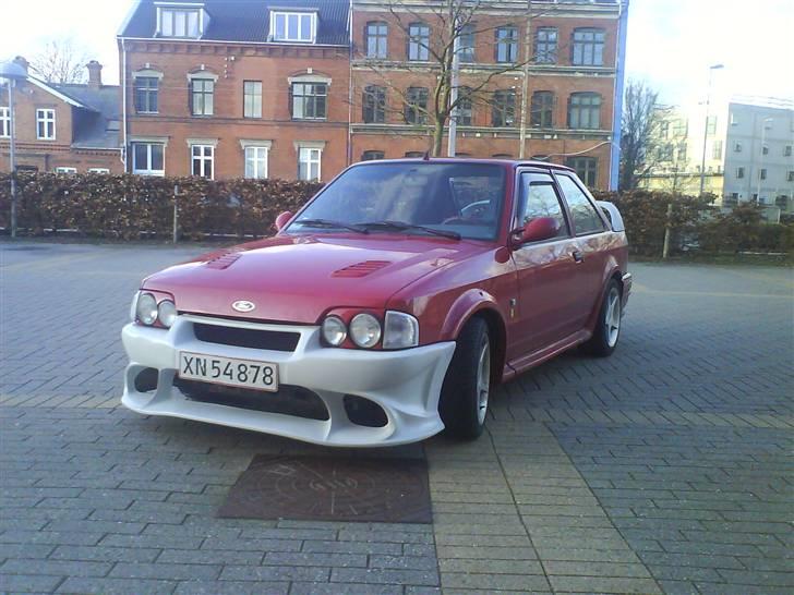 Ford escort solgt og død også - så kom der sgu delta 1 frontskørt på vognen mangler bare af blive malet så  billede 8