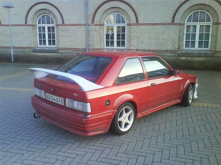 Ford escort solgt og død også - så kom der sgu en Evo Spoiler bag på vognen plus hvide baglygter.. nice  billede 10