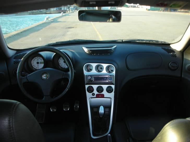 Alfa Romeo 156 2.0 Twin Spark - Cockpittet... rigtig flot design.. billede 3