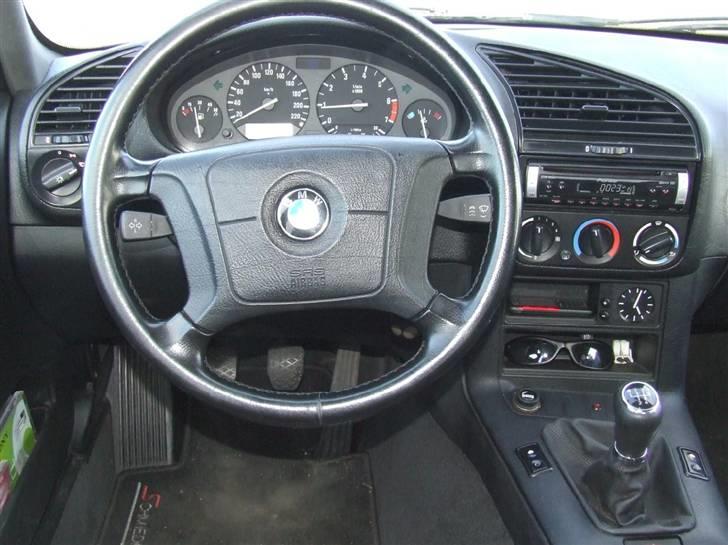 BMW 316 E36 *SOLGT* billede 14