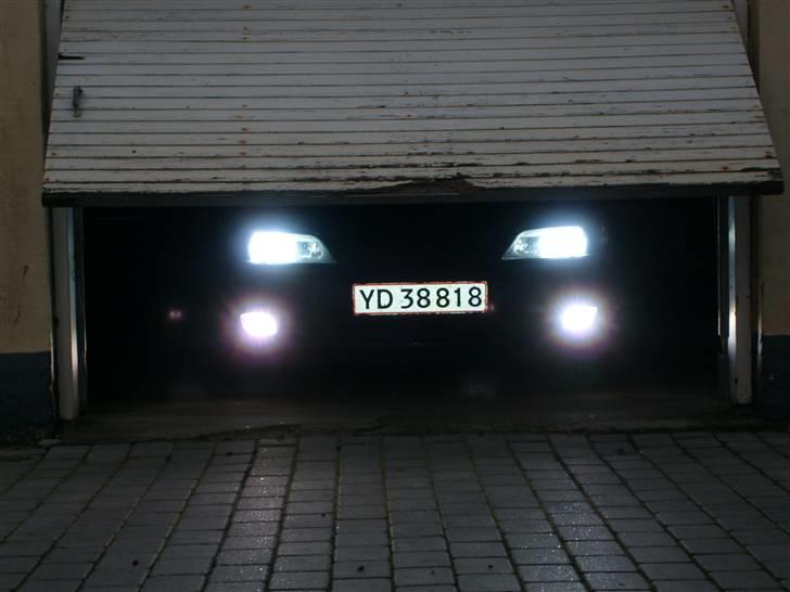 Opel vectra b  SOLGT - her står den lunt og godt. billede 1