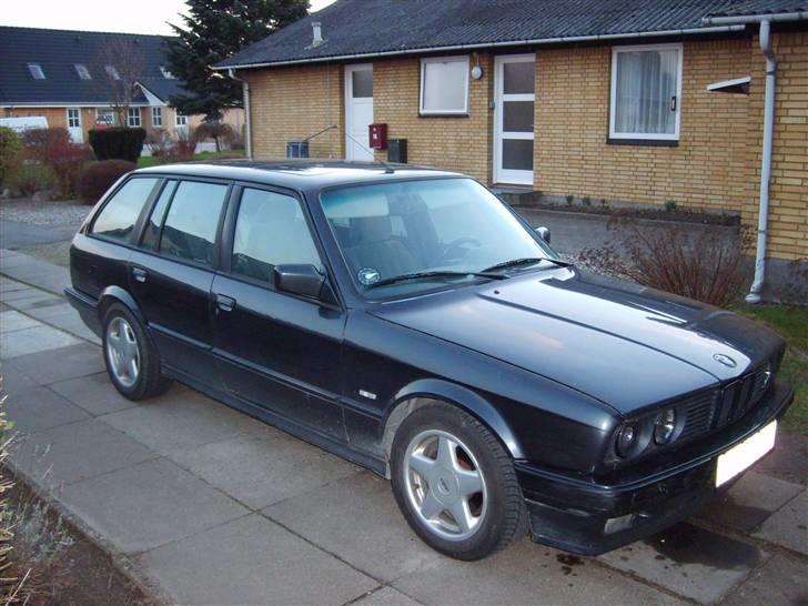 BMW E30 325I Touring - Og lige fra den "pæne" side billede 5