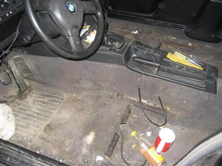 BMW E30 Touring stjålet billede 16