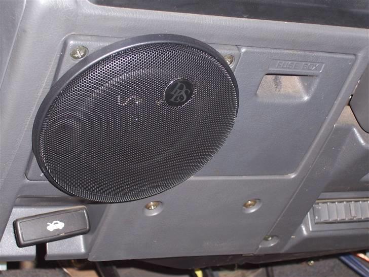 Mazda B2000 "solgt" billede 2