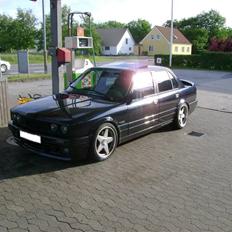 BMW E30 325i