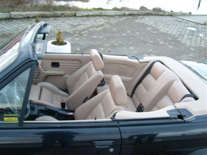 BMW E30 320 Cabrio - SOLGT billede 2