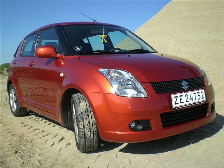 Suzuki swift 1,5 GLX SMADRET - billederne siger næsten sig selv. billede 1