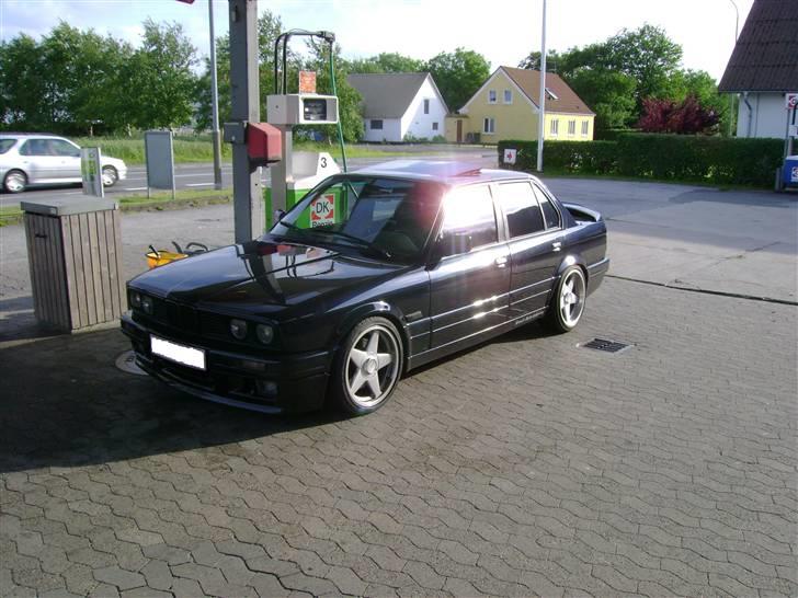 BMW E30 325i billede 1