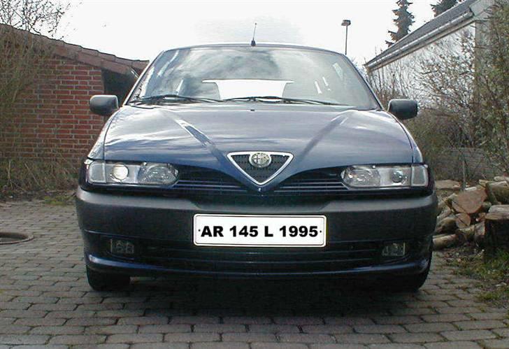 Alfa Romeo 145 L billede 1