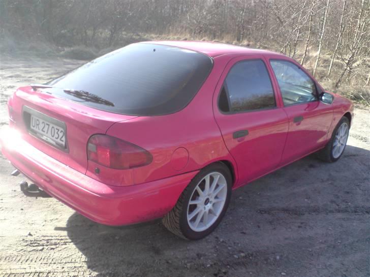 Ford Mondeo 1.8 16v clx SOLGT billede 9