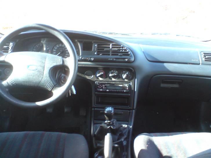 Ford Mondeo 1.8 16v clx SOLGT billede 10