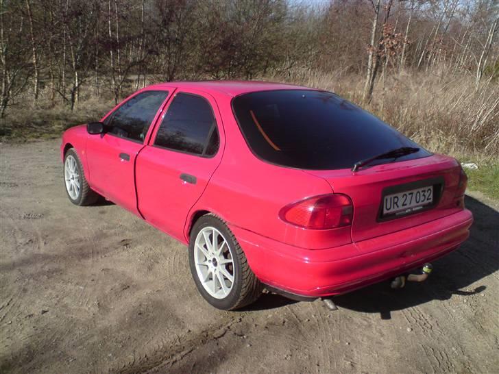 Ford Mondeo 1.8 16v clx SOLGT billede 11